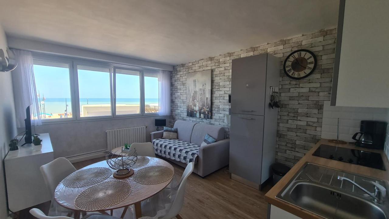Residence Du Bord De Mer 9 Appartements Avec Une Vraie Vue Mer Le Treport Exterior photo